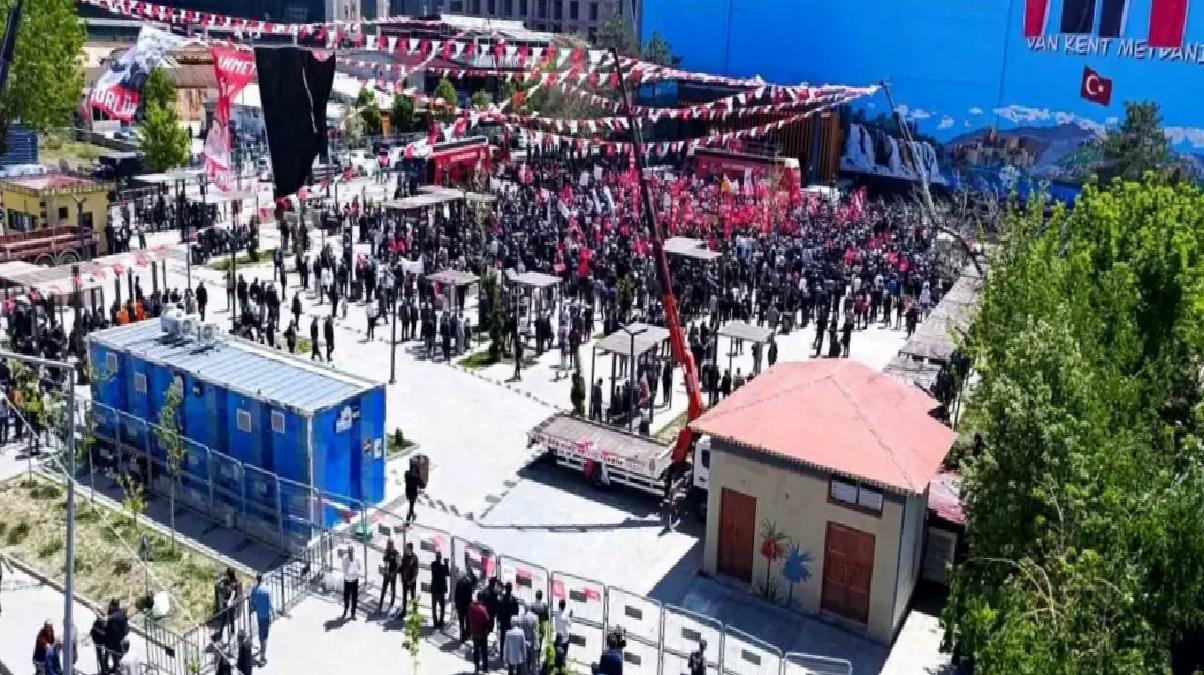 CHP Mitingine Düşük Katılım