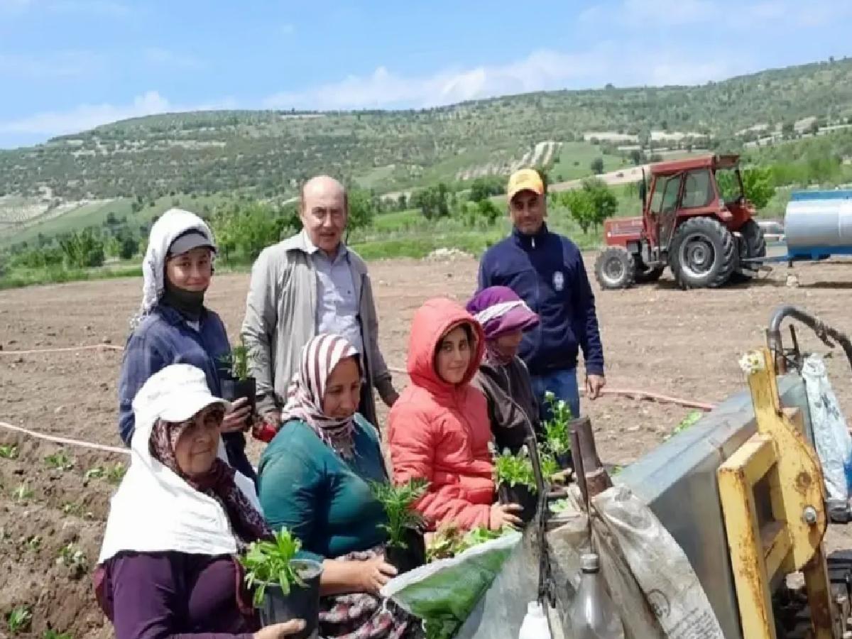 CHP’den Anneler Günü Ziyareti