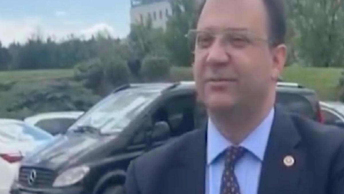 CHP’li İnan Akgün Alp, Meclis’e scooterla gitti: Memleketimizin dağlarına bahar geliyor