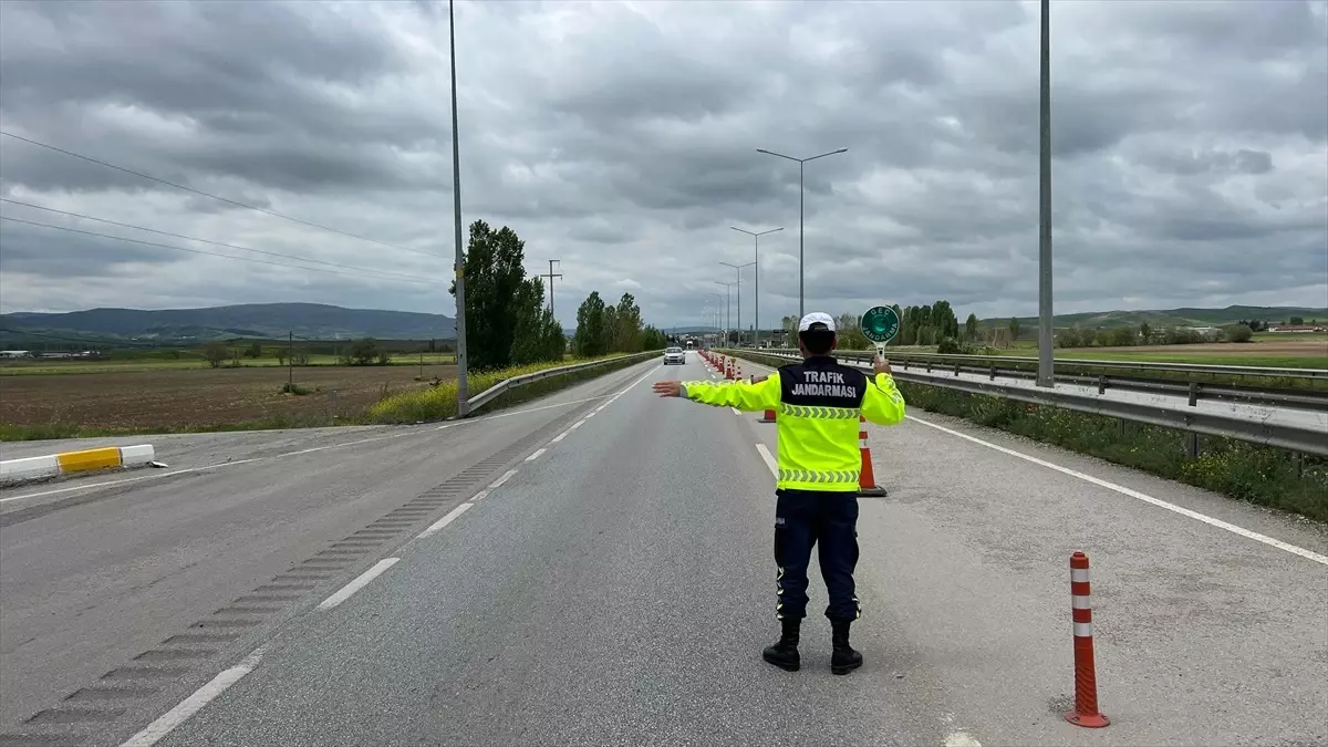 Çorum’da Jandarmadan Emniyet Kemerine Farkındalık