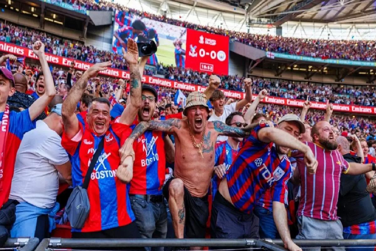 Crystal Palace İlk FA Cup Kupasını Kazandı