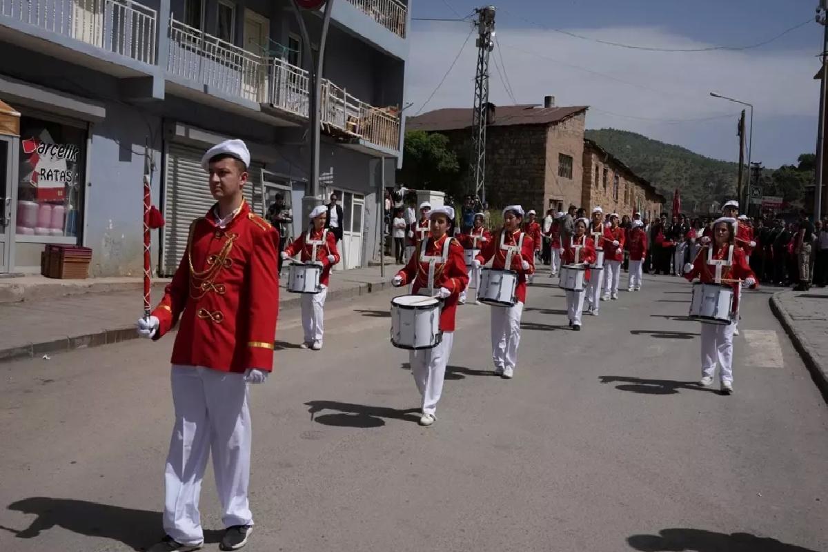 Çukurca’da 19 Mayıs Atatürk’ü Anma, Gençlik ve Spor Bayramı kutlandı