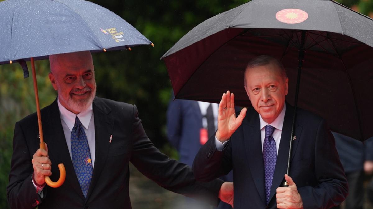 Cumhurbaşkanı Erdoğan Arnavutluk’ta: Gazetecilerden dikkat çeken sözler