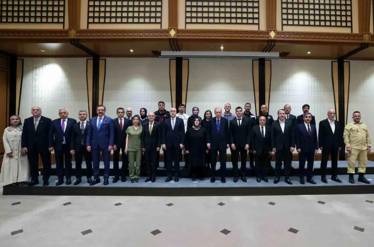 Cumhurbaşkanı Erdoğan işçilerle bir araya geldi