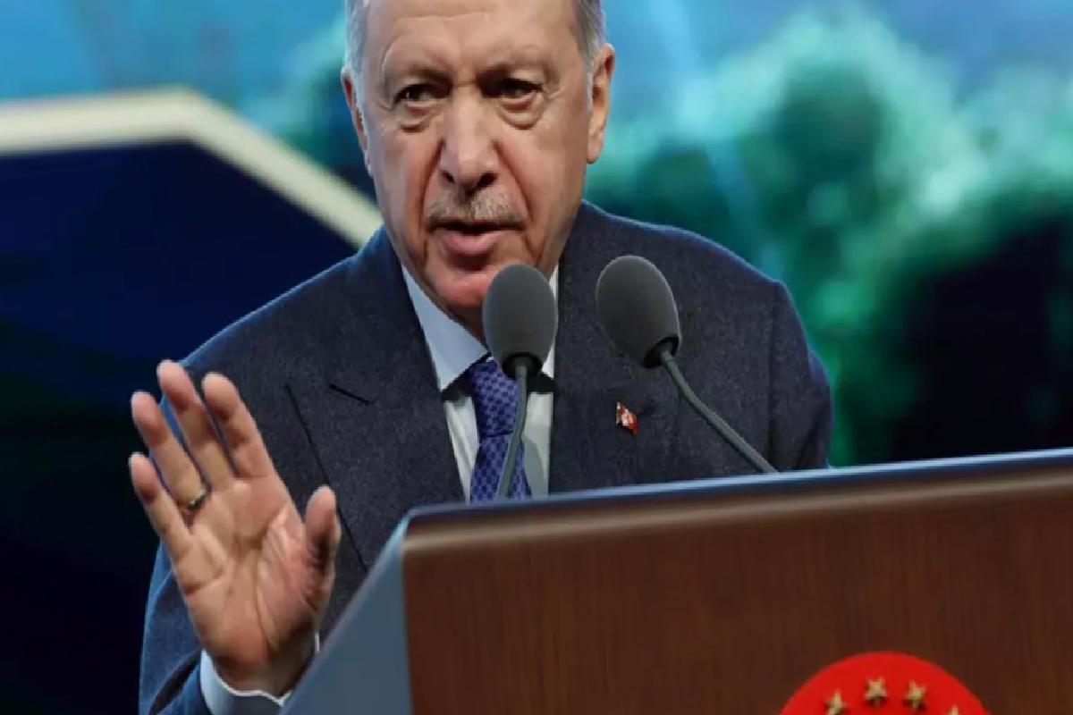 Cumhurbaşkanı Erdoğan: MİT silah bırakma sürecini titizlikle takip edecek, yanlışta ısrar edenle mücadeleden geri adım atmayız