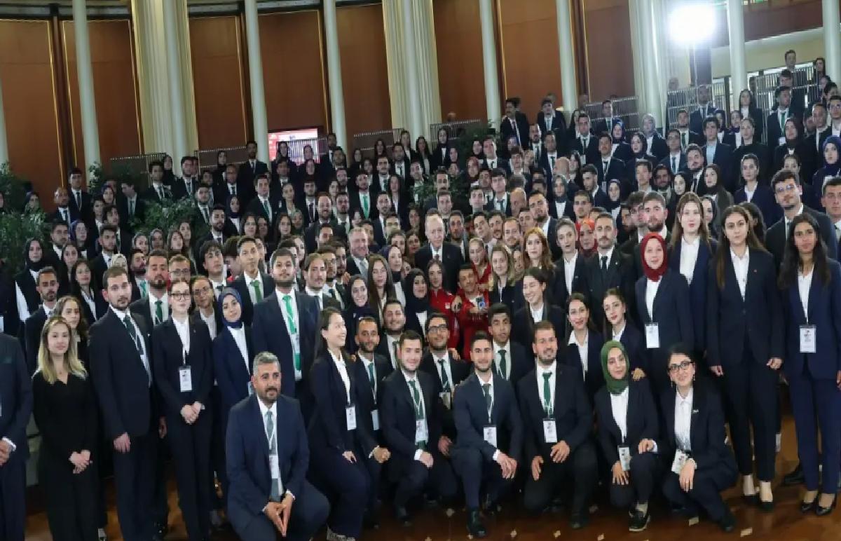 Cumhurbaşkanı Erdoğan: ‘Terörsüz Türkiye kavşağını geçip huzurlu ve müreffeh bir Türkiye’yi emanet edeceğiz’