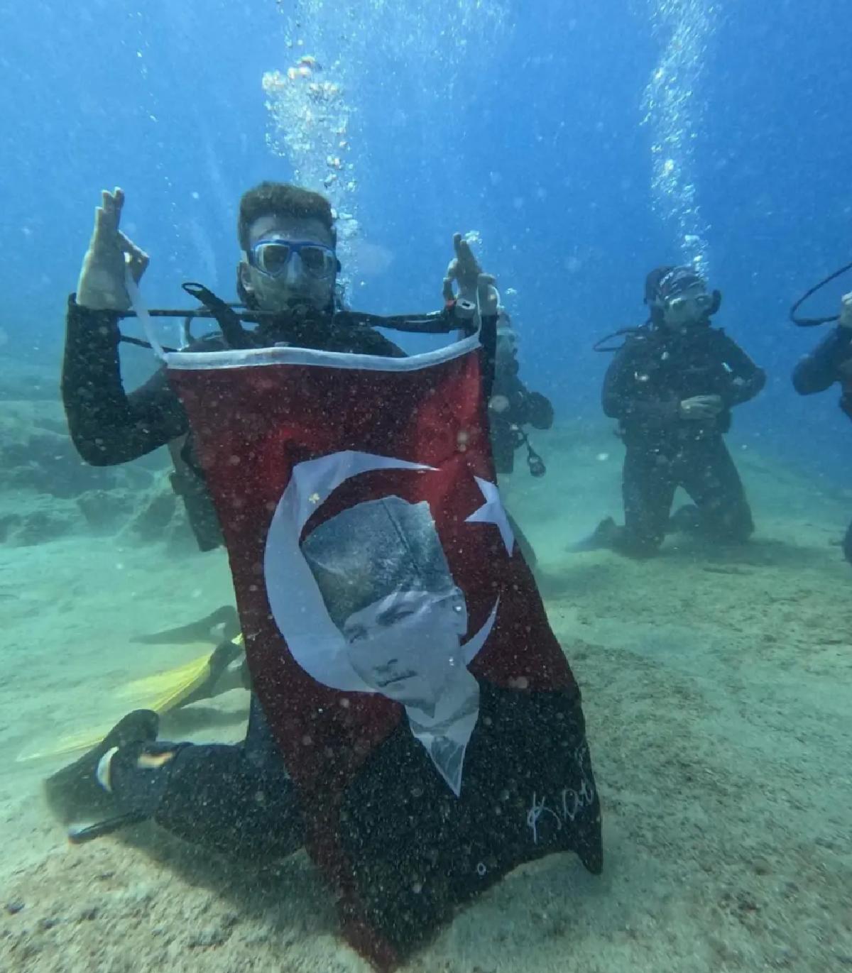 Dalgıçlardan Bayram Coşkusu