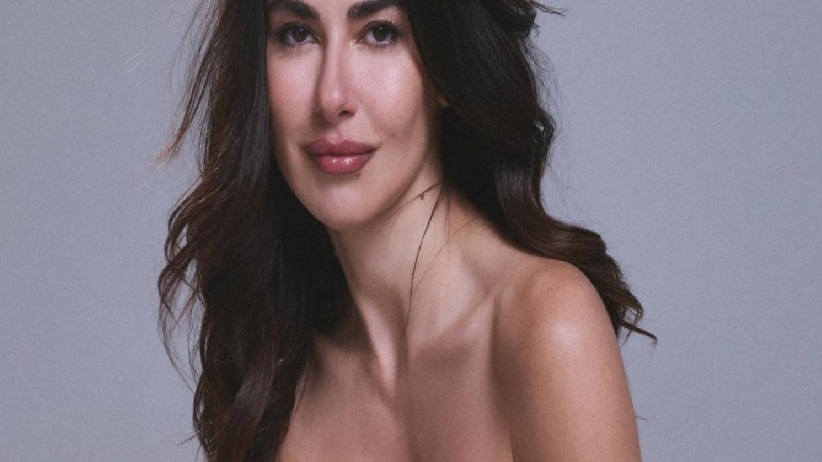 Defile için Bakü’ye gitti! Oyuncu Nesrin Cavadzade baş manken oldu