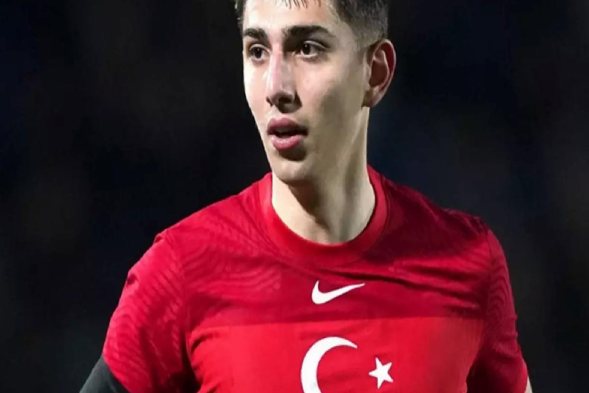 Demir Ege Tıknaz’a Portekiz’de büyük onur