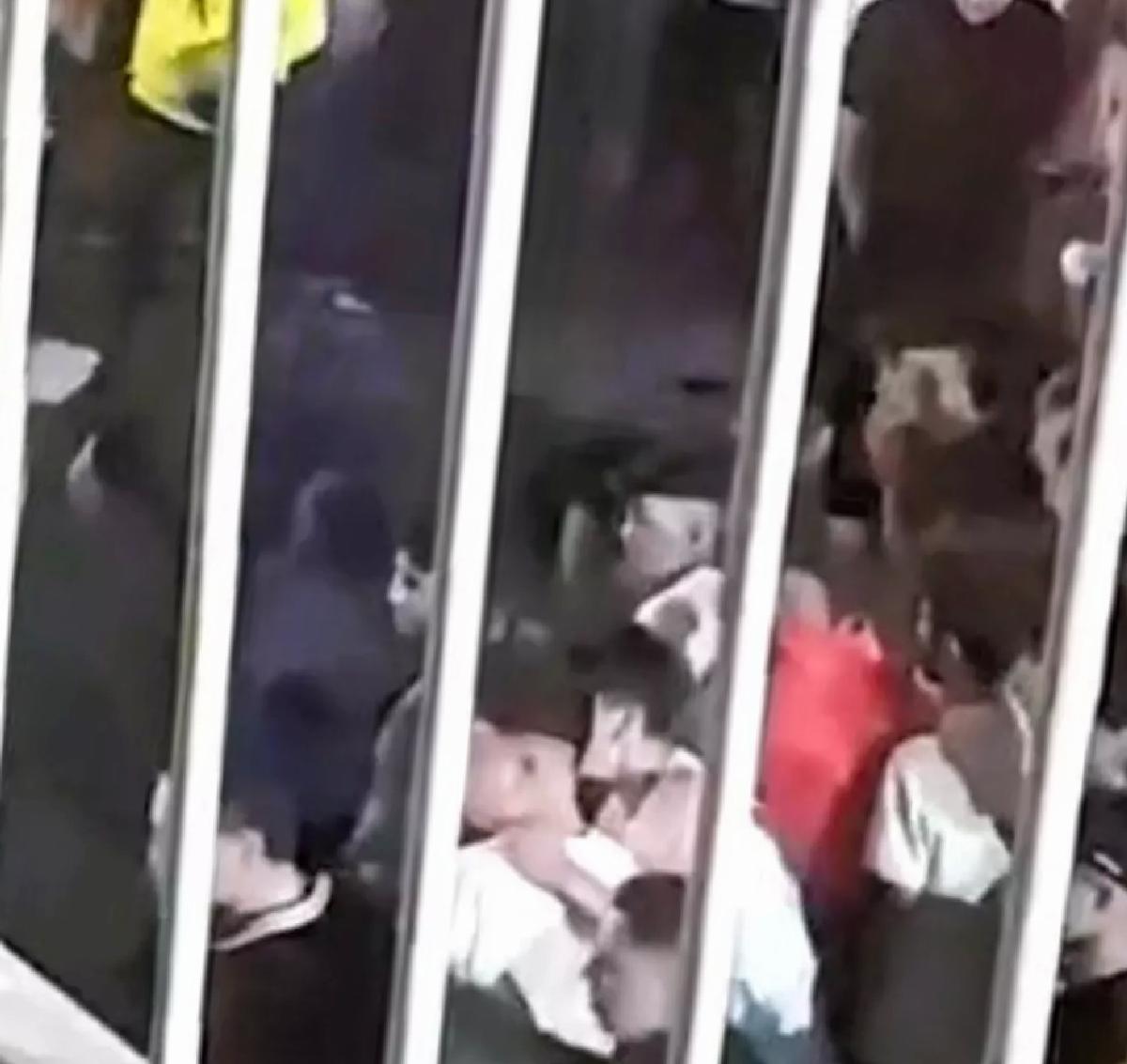 Denizli’deki Ceza Konserinde Kavga: Bir Genç Yaralandı