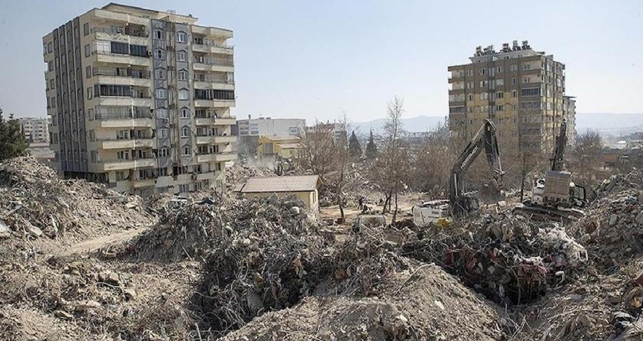 Depremde 68 kişiye mezar olmuştu… Dava ertelendi