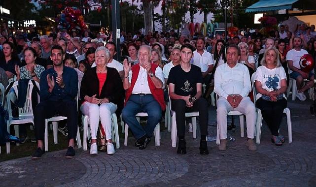 Dev orkestradan muhteşem konser