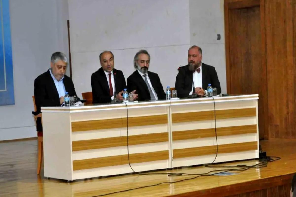 Dezenformasyon ve Barış Paneli