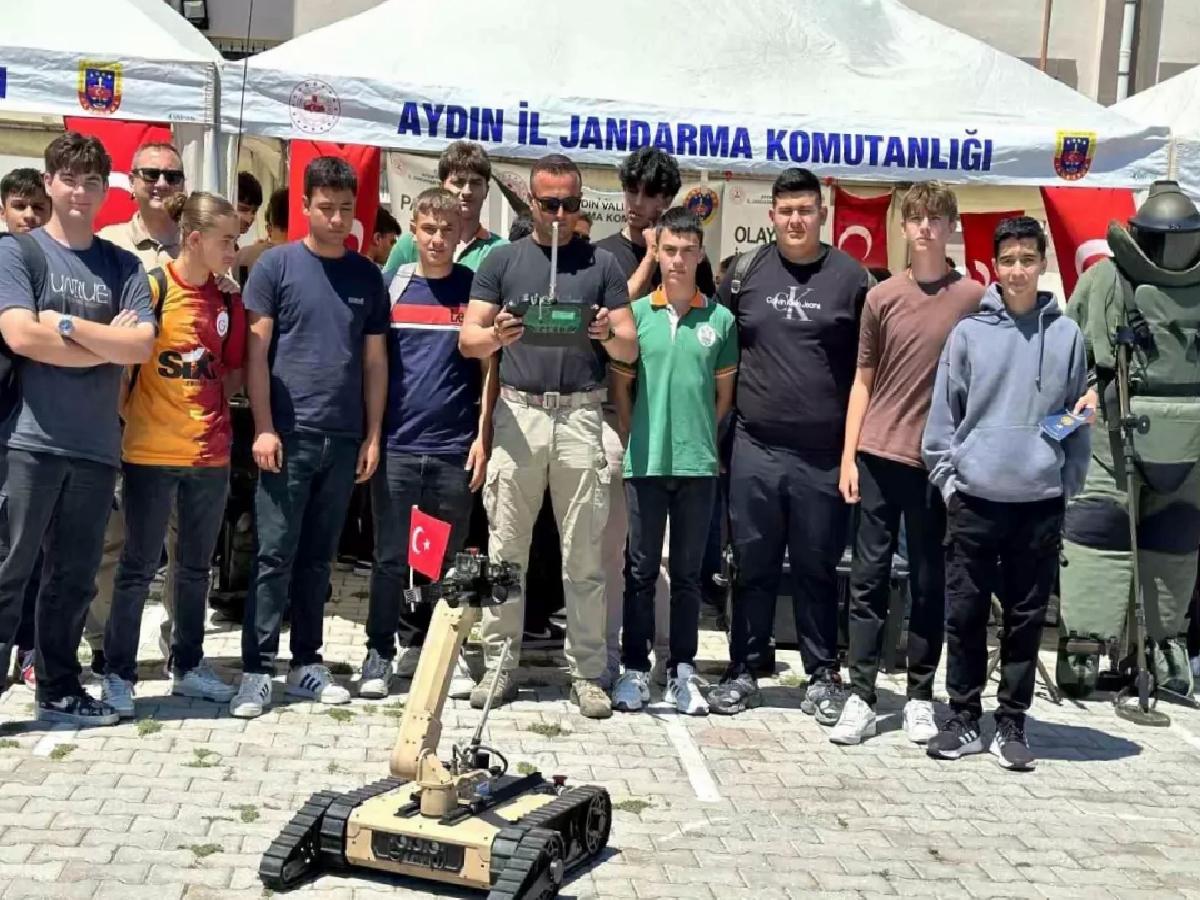 Didim’de Öğrencilere Jandarma Tanıtımı