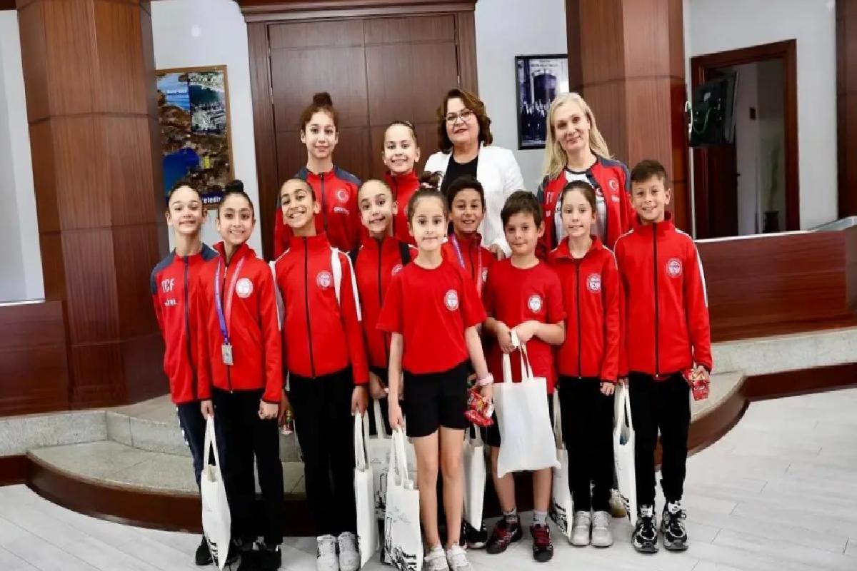 Didimli Akrobatik Cimnastik Sporcuları Avrupa Şampiyonası Başarısı İçin Belediye Başkanını Ziyaret Etti