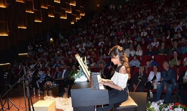 Dikili’de küçük yıldızlar büyük alkış aldı