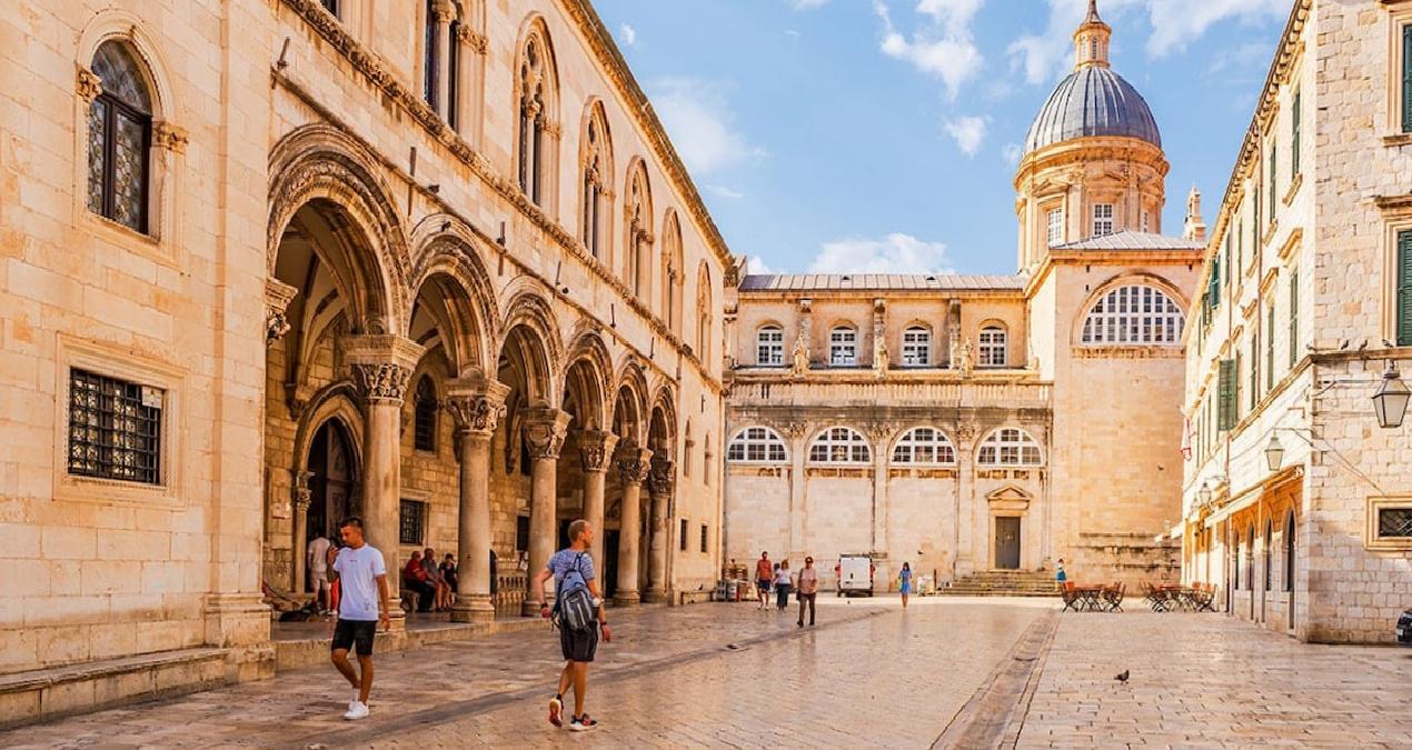 Diyar diyar gezdi, bu üç şehri herkese önerdi