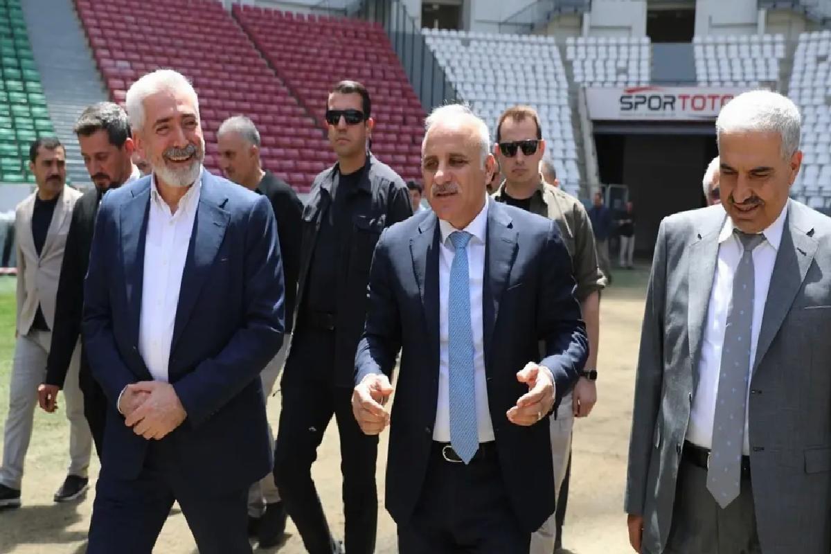 Diyarbakır Valisi Zorluoğlu, zemin çalışmaları süren Diyarbakır Stadı’nda inceleme yaptı Açıklaması