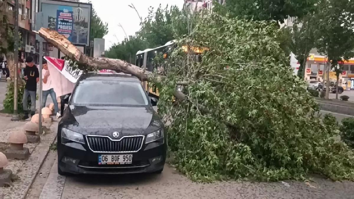 Diyarbakır ve Batman’da Fırtına Hasar Verdi