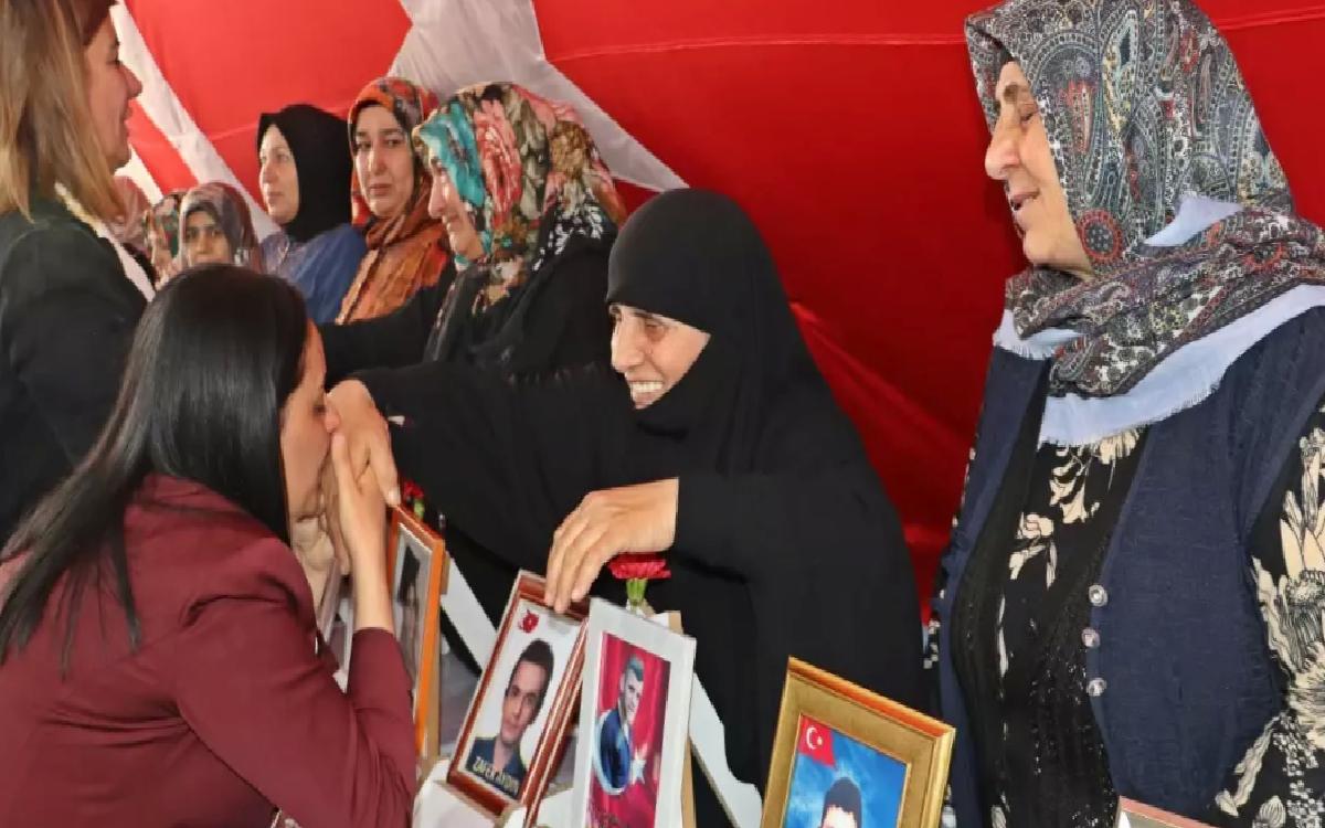 Diyarbakır’da evlat nöbetini sürdüren annelerin Anneler Günü mesajı