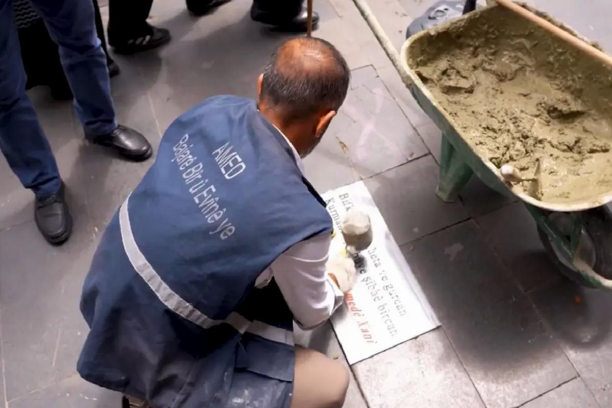 Diyarbakır’da Kürt Dil Bayramı’na özel şiirli kaldırımlar
