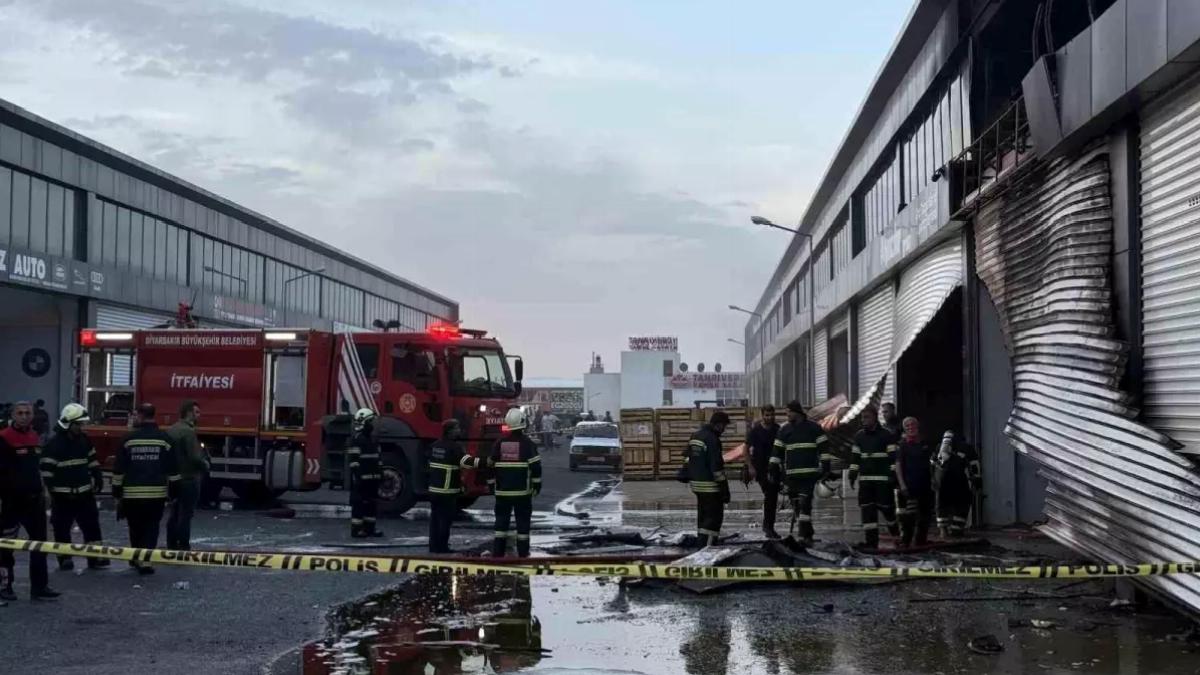 Diyarbakır’da Yangın: 4 Dükkan Yandı