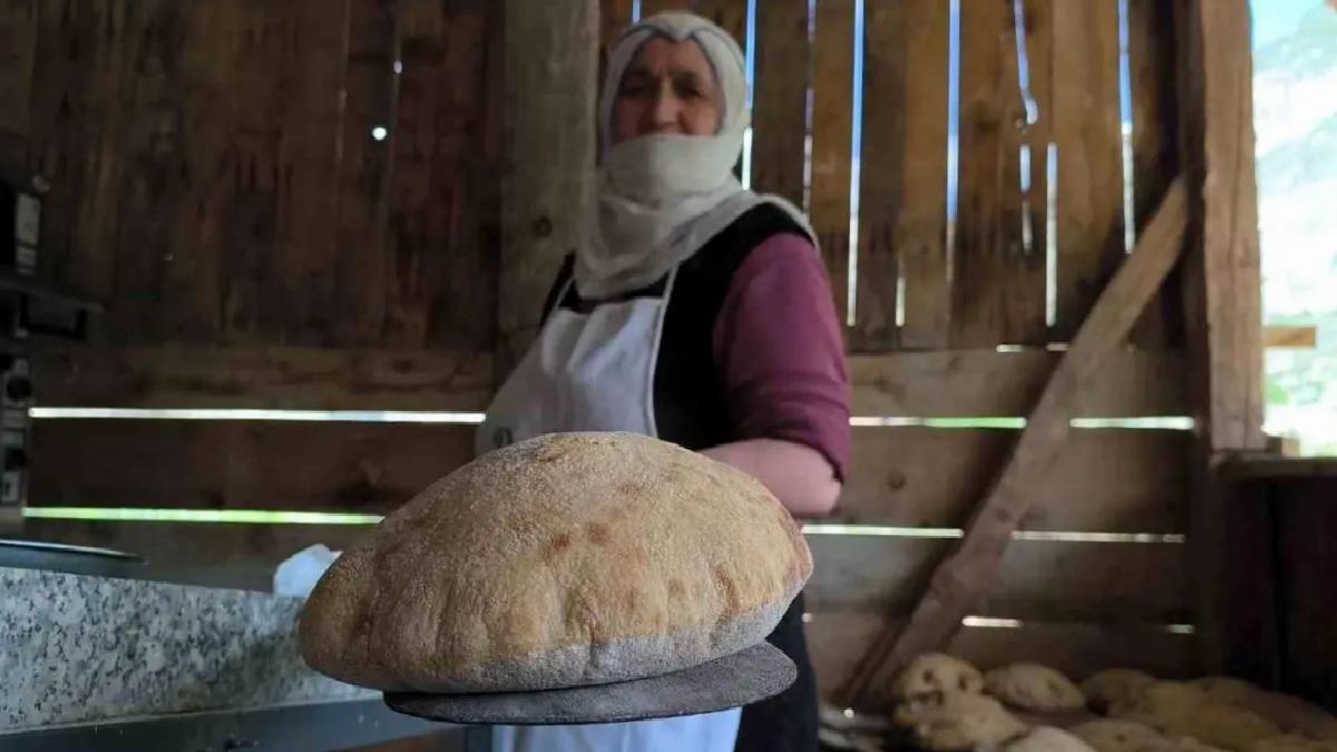 Doğal Ekmekler Turistler İlgisini Çekiyor