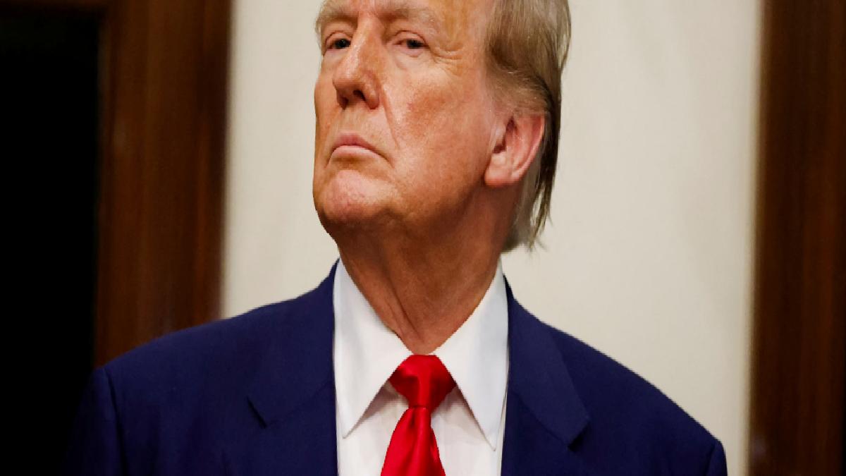 Donald Trump’a suikast çağrısı yaptığı iddiasıyla eski FBI Direktörü sorgulandı