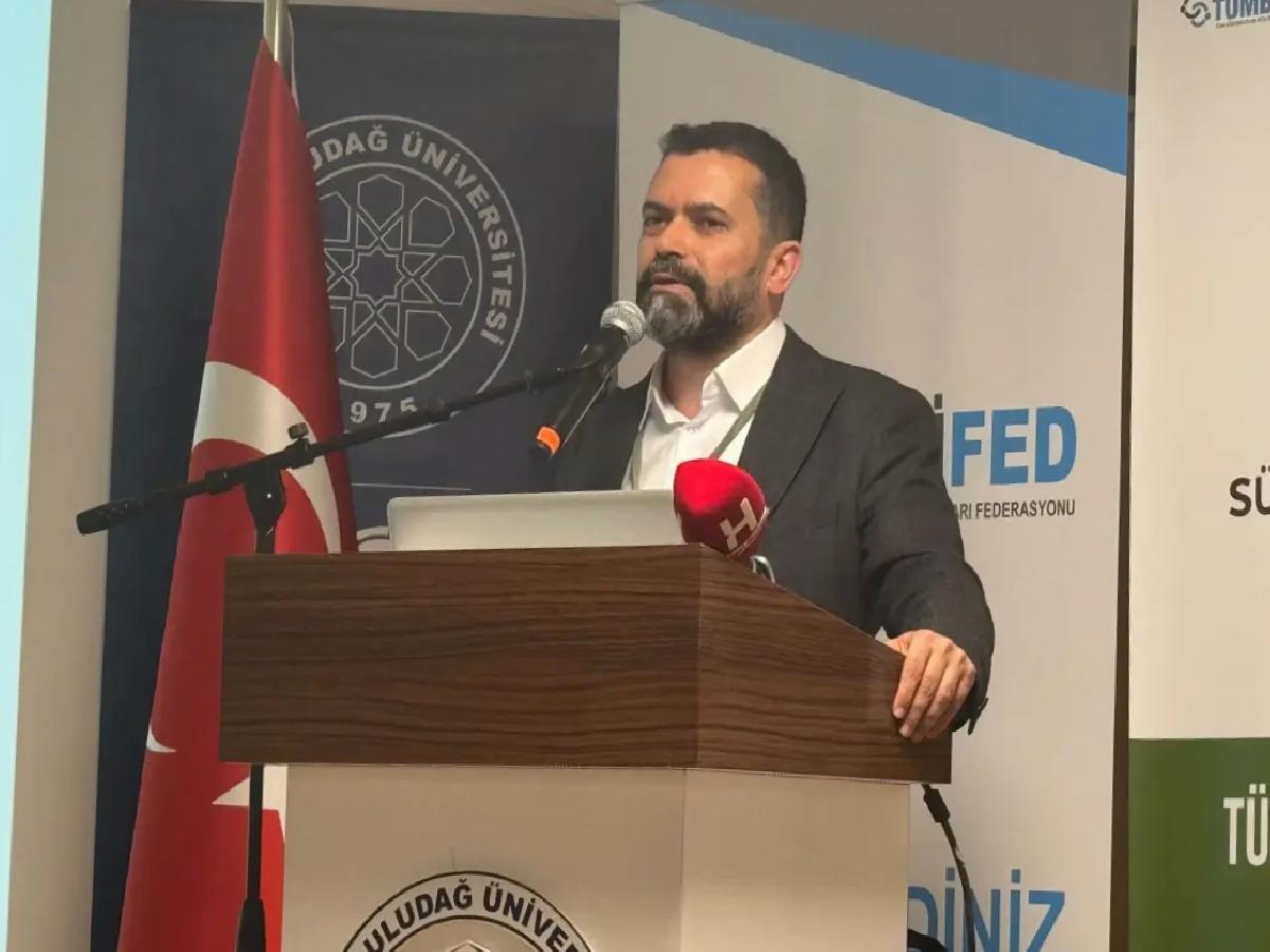 Dr. Ekrem Teymur: “Yapay Zeka ile şekillenecek yeni tarım dünyasında çiftçinin yeri yok”
