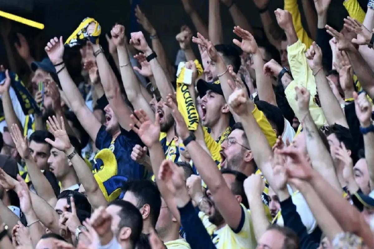 Dünyaca ünlü yıldız Kadıköy’e geliyor! Fenerbahçe’den Galatasaray’a dev transfer çalımı