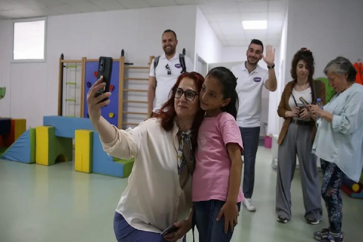Duru ve AÇEV’den Oynaya Oynaya Projesi
