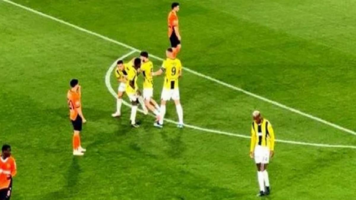 Dusan Tadic ve Anderson Talisca arasında gerginlik!