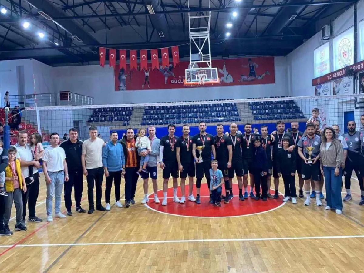 Düzce’de Yerel Lig Voleybol Müsabakaları Tamamlandı