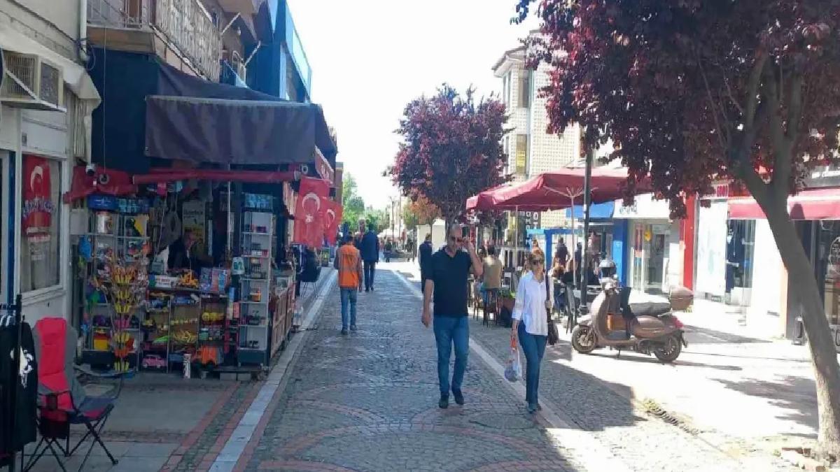 Edirne’de Galatasaray Bayrağı Yırtıldı