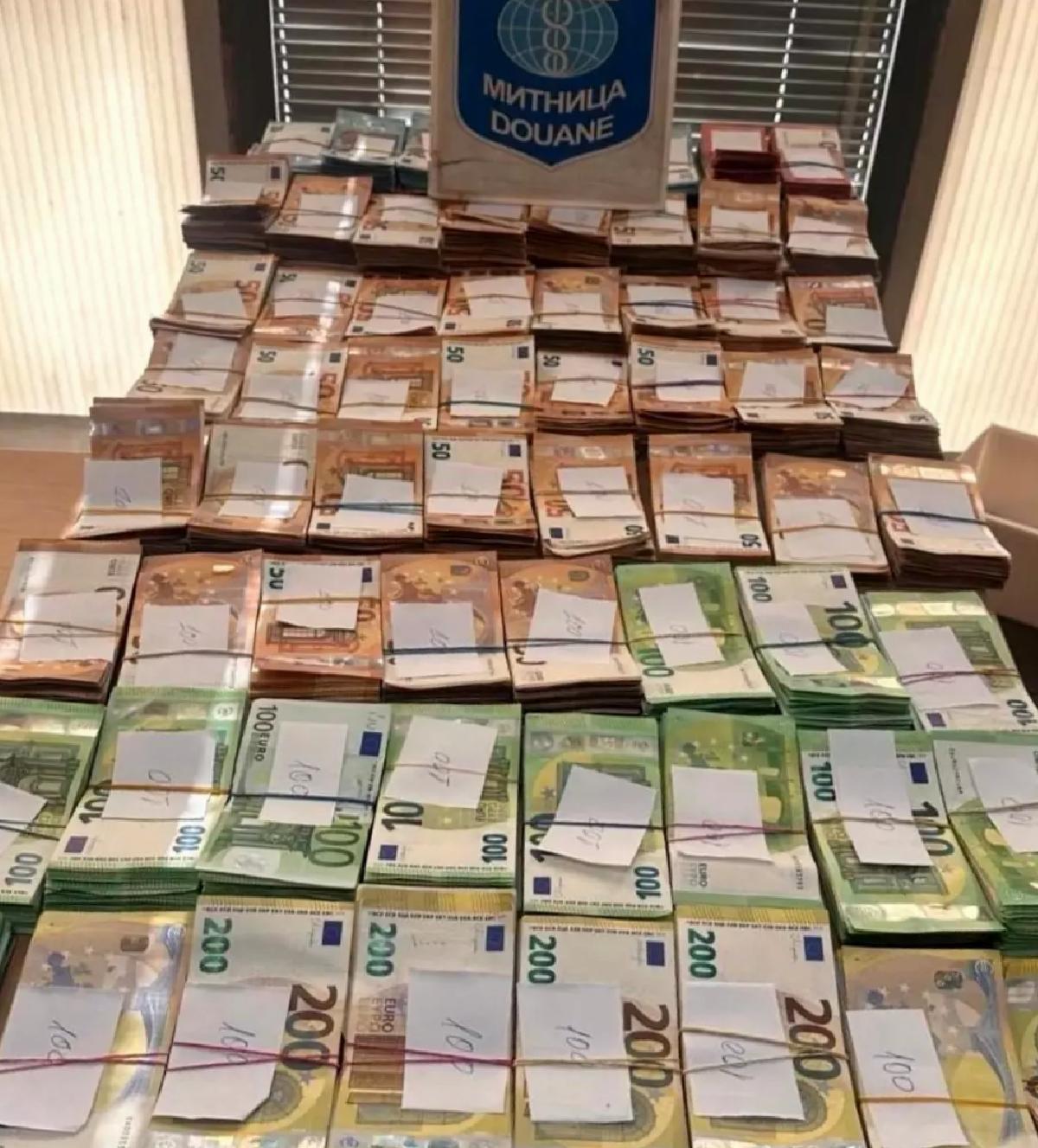 Edirne’de Gümrükte 61 Bin Euro Yakalandı