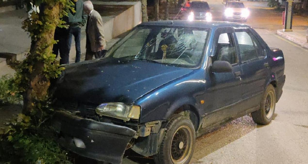 Edirne’de otomobil ağaca çarptı: Sürücü alkollü çıktı