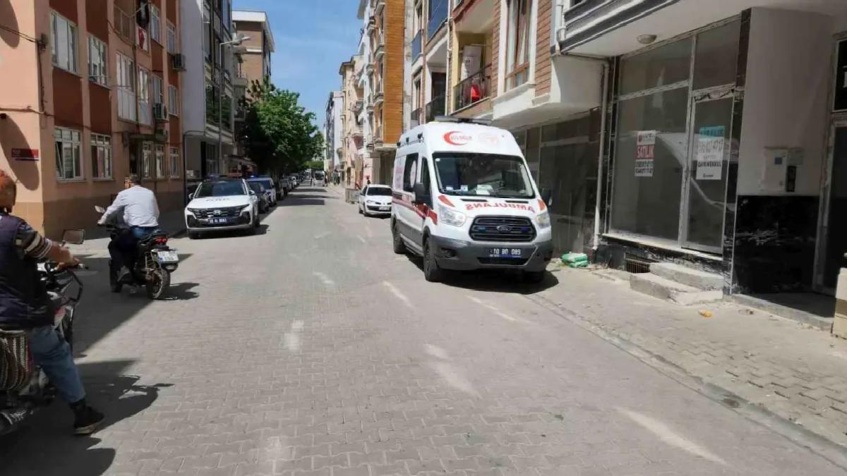 Edremit’te Bıçaklı Kavga: 2 Yaralı