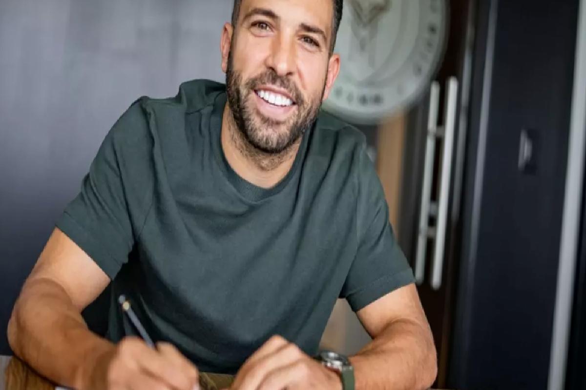 Efsane sol bek Jordi Alba’dan 2 yıllık imza