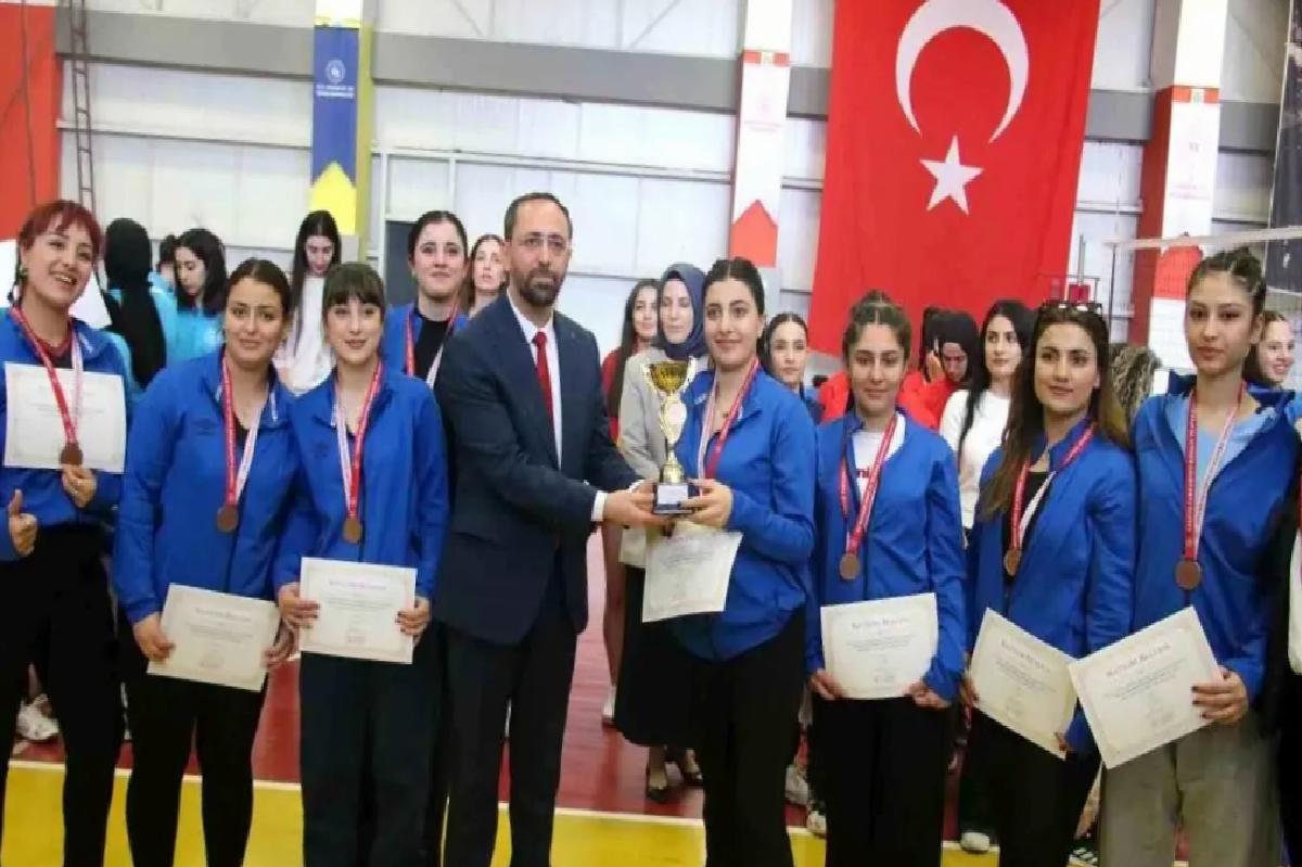 Elazığ GSB Yurtları’ndan Büyük Başarılar