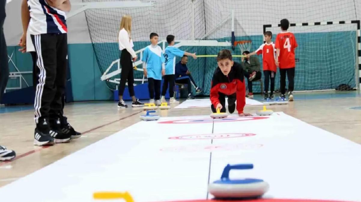 Elazığ’da Floor Curling Heyecanı