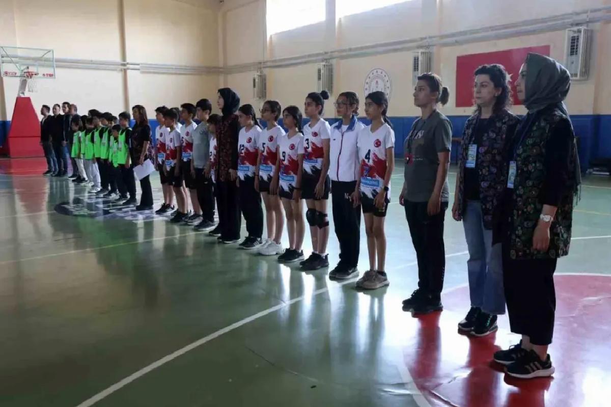 Elazığ’da Geleneksel Çocuk Şenliği