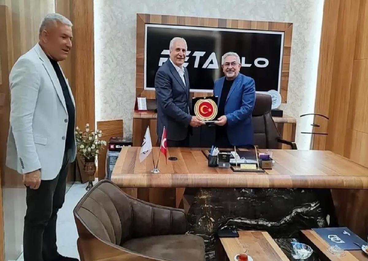 Eleşkirt’ten Bursa’ya Yardım Eli: Cengiz Taşdemir’den Belediyeye Hediye Araç