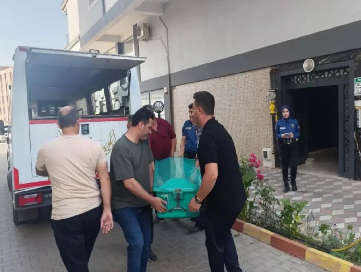 Emekli hekim evinde ölü bulundu