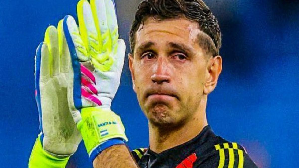 Emiliano Martinez, maçı sonrası gözyaşlarını tutamadı