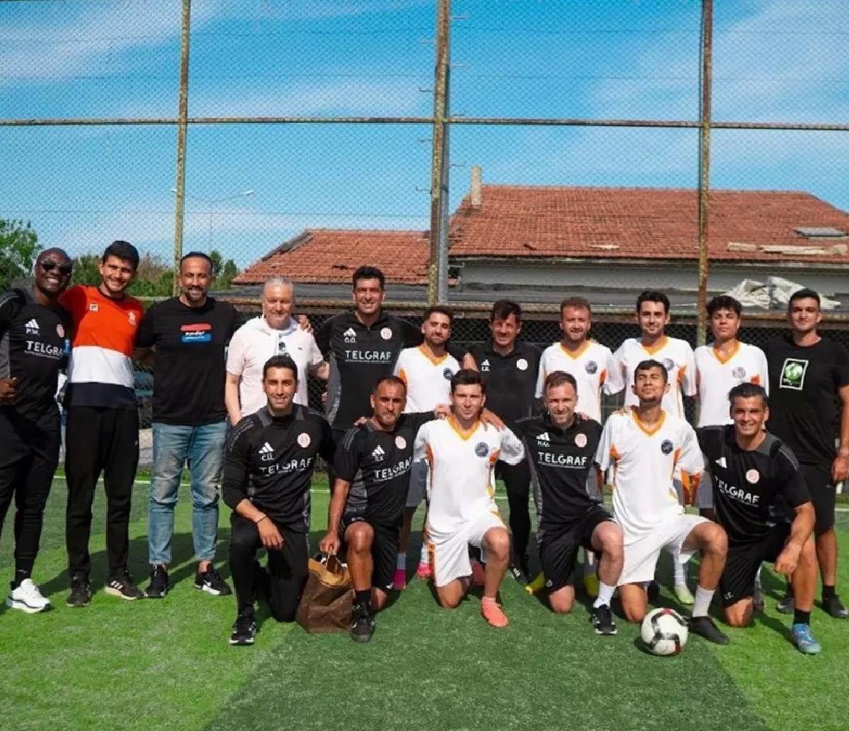 Emre Belözoğlu Üniversite Öğrencileriyle Futbol Oynadı