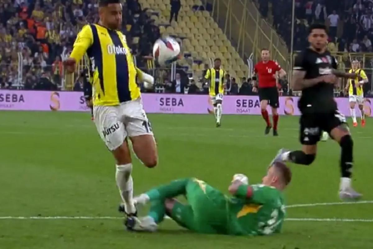 En-Nesyri’nin penaltı beklediği pozisyonda ünlü yorumcular tereddütsüz görüş belirtti