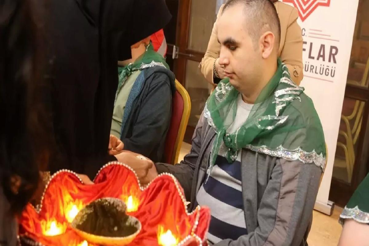 Engelli Bireylere Asker Kınası