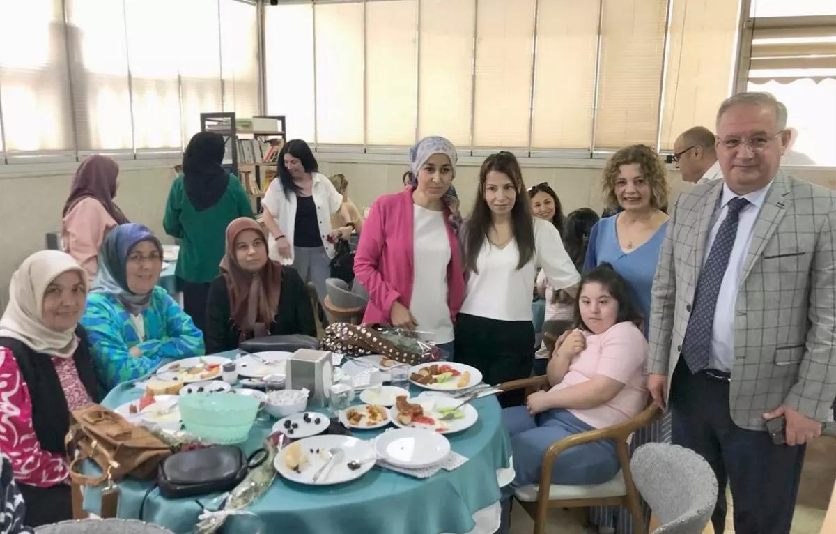 Erdemli Kaymakamı Aydın Tetikoğlu şehit ve gazi aileleriyle buluştu