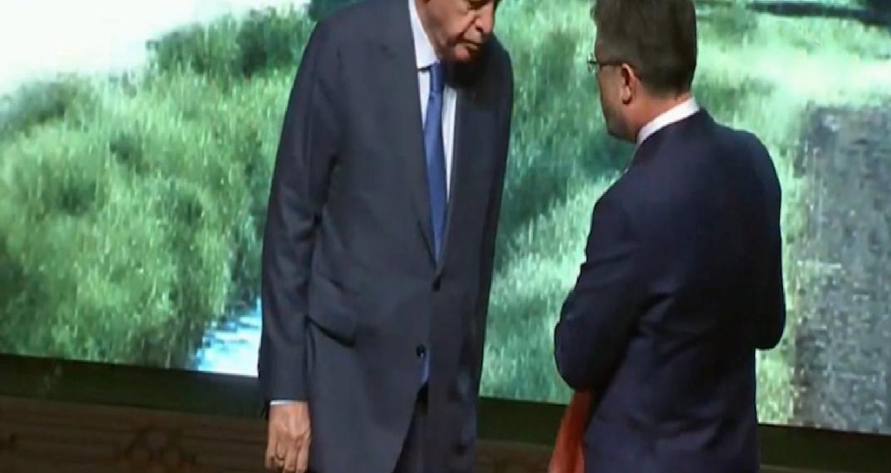Erdoğan, Bakan Yumaklı’nın uzattığı Yörük poşusunu takmadı