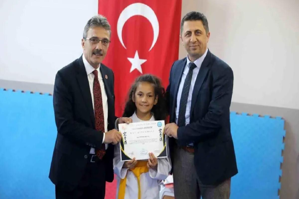 Erenler Karate Spor Kulübü’nün Kuşak Bağlama Töreni